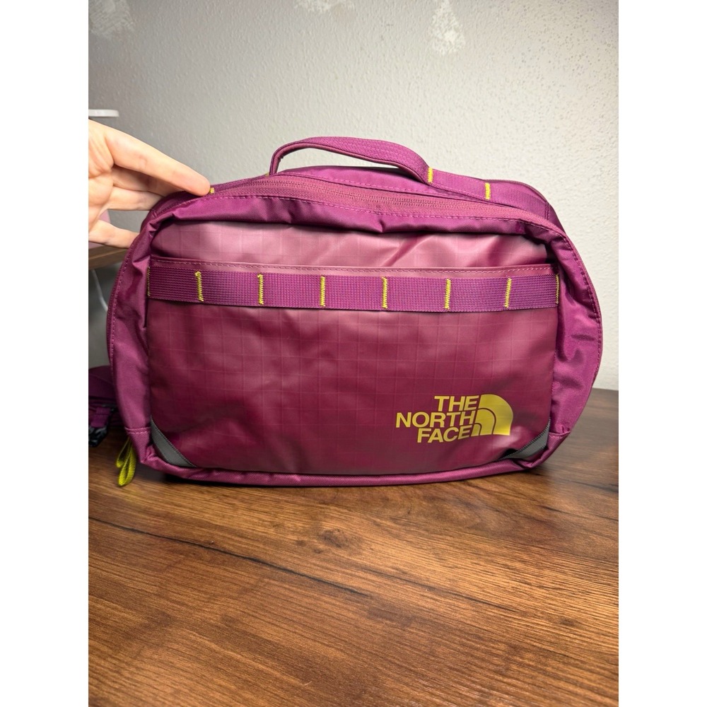 The North Face Borealis Sling Bag 15L Purple Nylon Zipper 2 Pocket Fits 13"